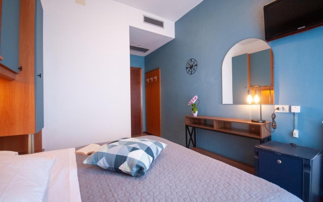 Hotel Crystal
