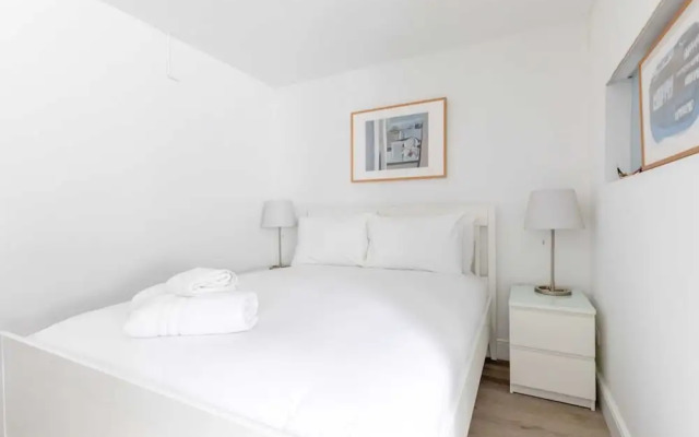 Sleek & Well-connected Studio Flat Archway!