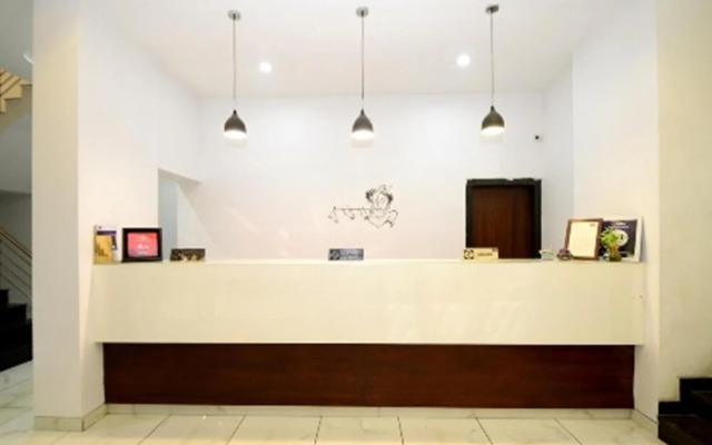 Crimson Park Shripriya Hotel