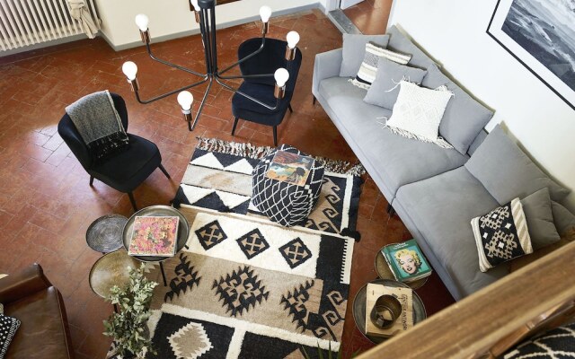 Amazing View to Pitti Palace 3BD Apt