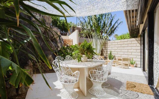 11 holiday homes