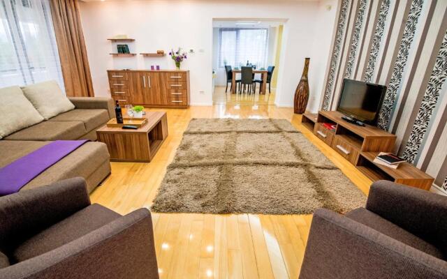 6 Apartments