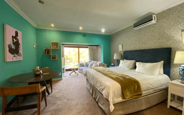 The Ridgeback, 4 Bedroom House Bryanston