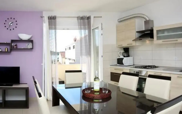 Remarkable 2-bed Apartment in Srima With sea View