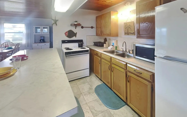 Coastal Den