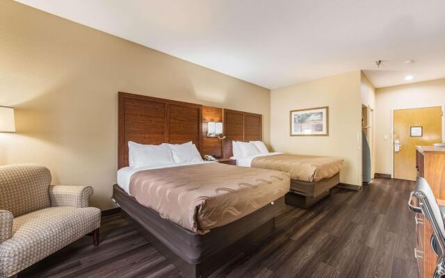 Quality Inn & Suites Hendersonville - Flat Rock