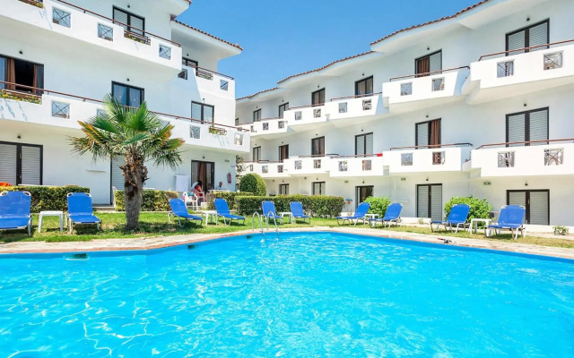 Xenios Dolphin Beach Hotel