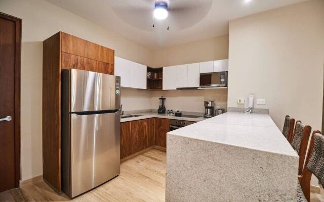 2 Br Spacious Great Located Top Lx Amenities