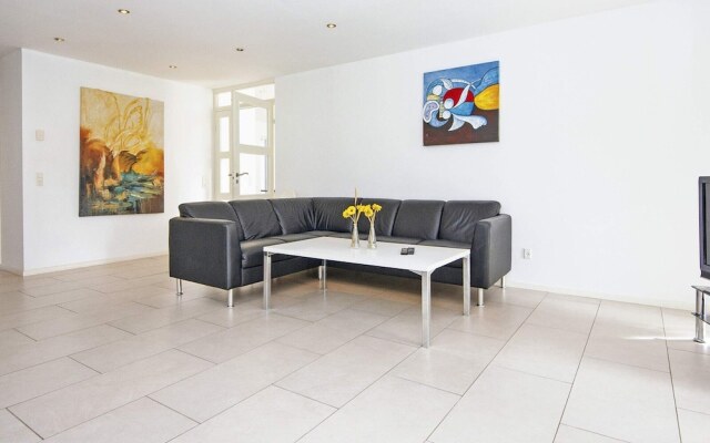 14 Person Holiday Home in Grenaa-by Traum