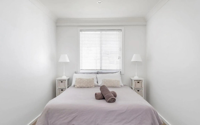 On The Beach at Vincentia 4pm Check Out Sundays