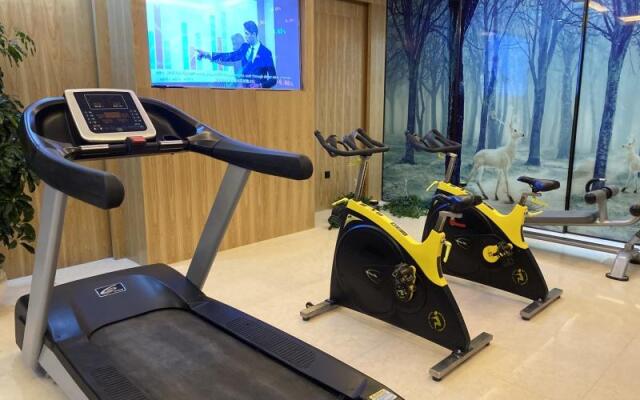 Green Tree Inn Express Tengchong Rehai Spa Jichang Road