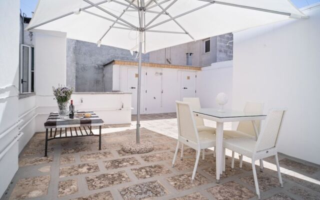 Maison Dupré Terrace Apartments