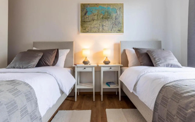Hendrix Bridge Apartment 2