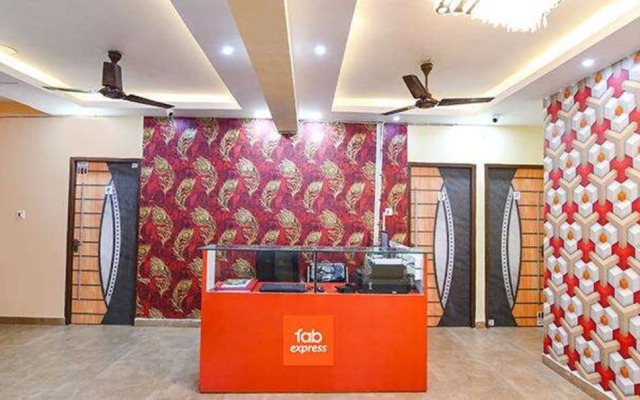 Fabexpress Comfort Inn