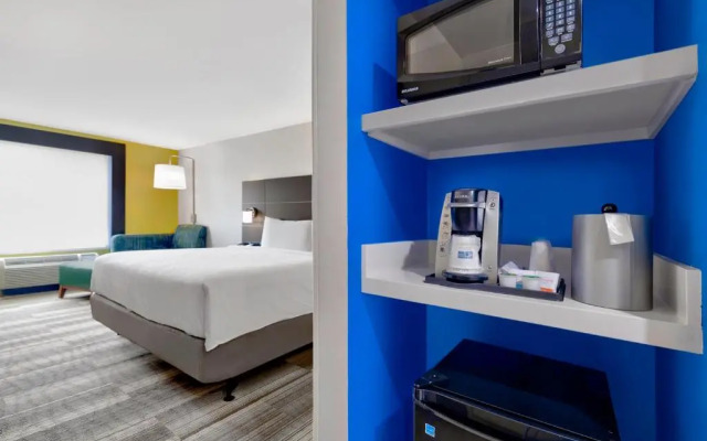 Holiday Inn Express Hotel & Suites Kansas City - Grandview