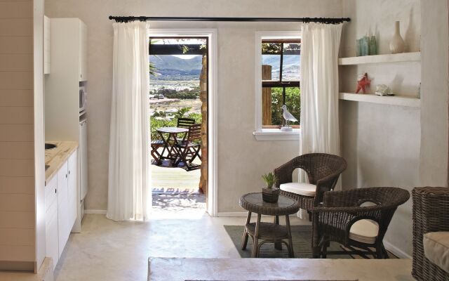 African Violet Guest Suites