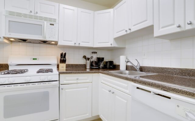 Magnificent Condo Crystal City With Gym