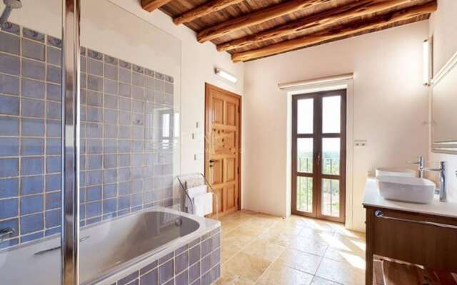Villa Can Prats, Luxury Villa Surrounded by Nature