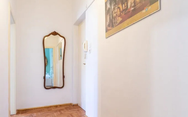 Traditional apartment Bacvice, 3 min walk to the beach
