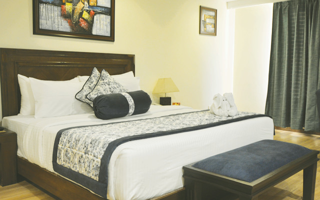 V One Hotel The competent Palace