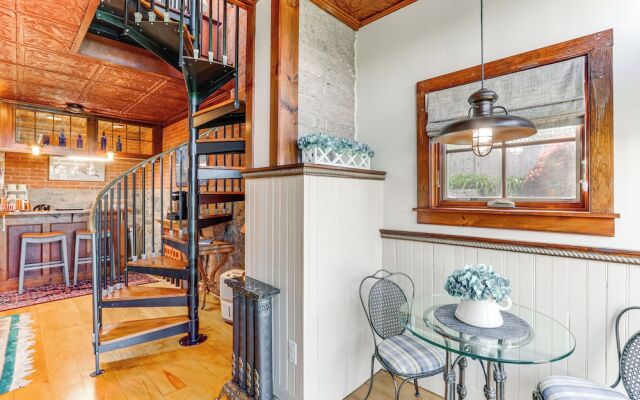 Downtown Essex Apartment - Steps to River!