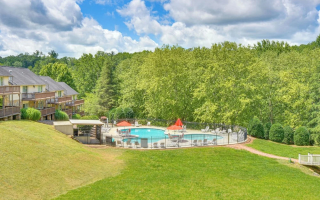 Hike, Golf & Swim: Blue Ridge Cabin Escape