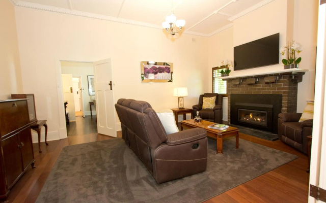 Wilsford House – Guest Rooms – Lyndoch