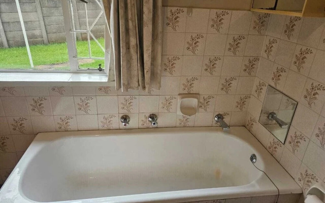 J&M Guest House