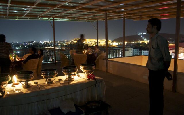 Kudos By Downtown - Boutique Hotel in Udaipur