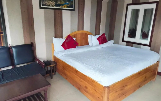 Hotel Lake view Near Boat House