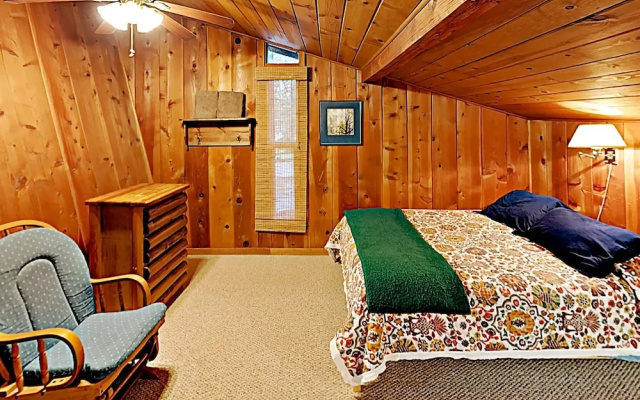 Becky's Boathouse 3BR by RedAwning