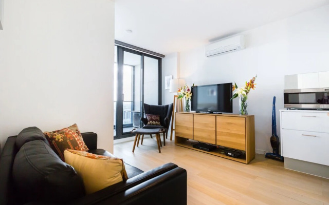 EVA, 1BDR Melbourne Apartment