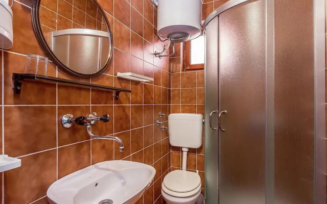 Apartment in Private House With Shared Pool