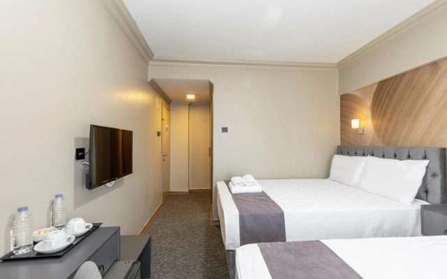 Loyal City Hotel