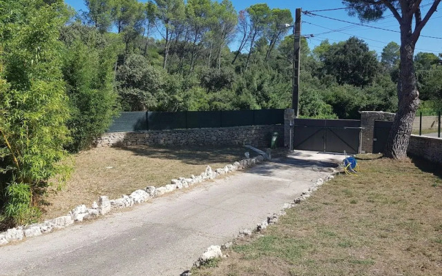 Appartement à Nîmes en pleine nature avec Piscine