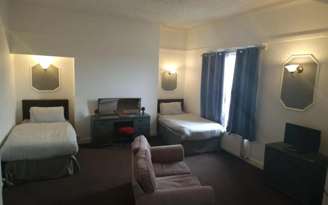 The Highlander Hotel