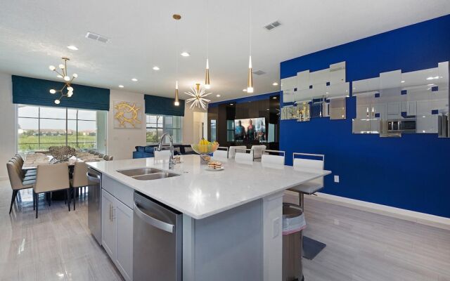 St012v: 10 Bed, Dinosaurs, Minions