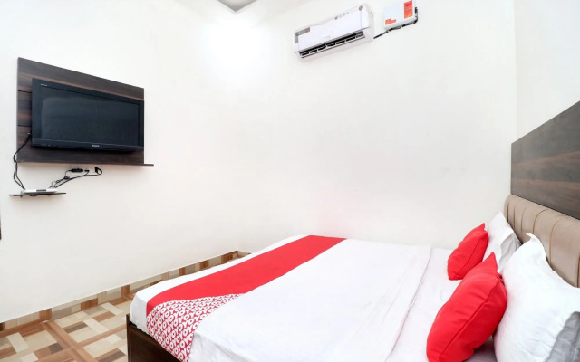 OYO 16379 Hotel LivInn Hub