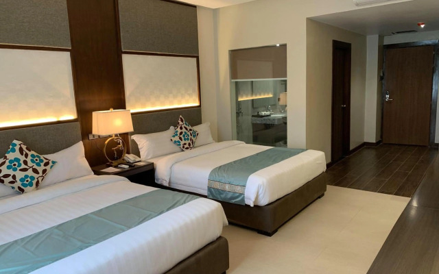 J7 Plaza Hotel