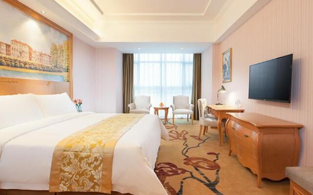 Vienna Hotel(Nanxiong Shidai Guangchang Branch)