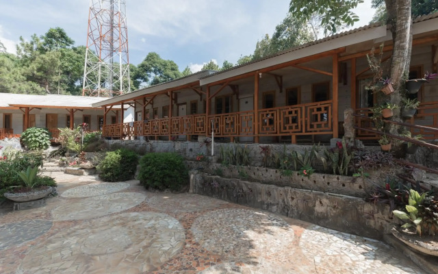 OYO 3040 D'pineapple Villa