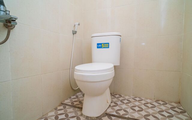 RedDoorz Syariah near Jembatan Merah Plaza