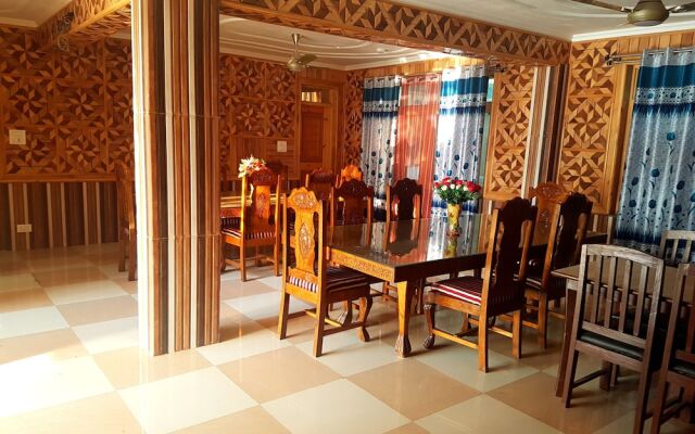 Grand Noora Palace