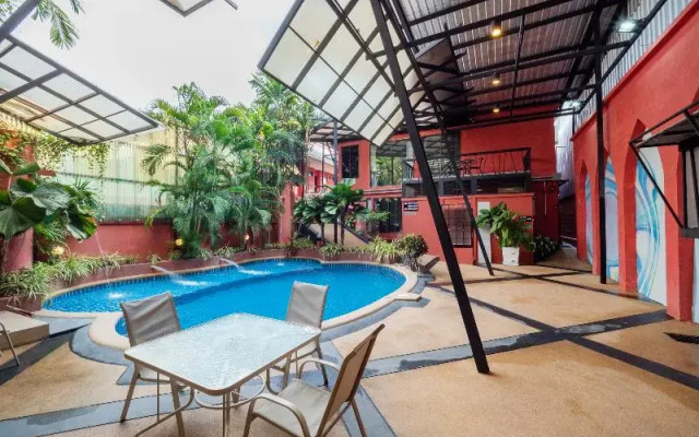 Cozy Rooms@ Pattaya Addicts by OYO Rooms
