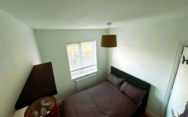 Stratos Realty