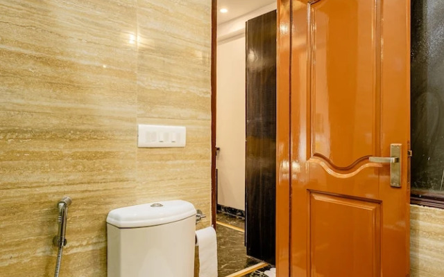 Lime Tree Hotel and Banquet Huda Metro