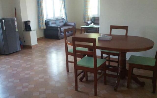 Lakeway Apartments And Rooms
