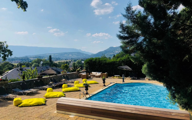 Chateau des Comtes de Challes