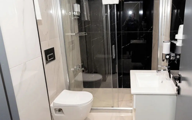 Holmi̇ Otel