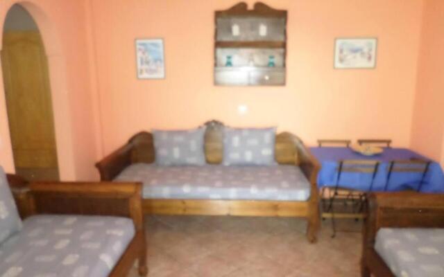 Santorious Spacious Apartment